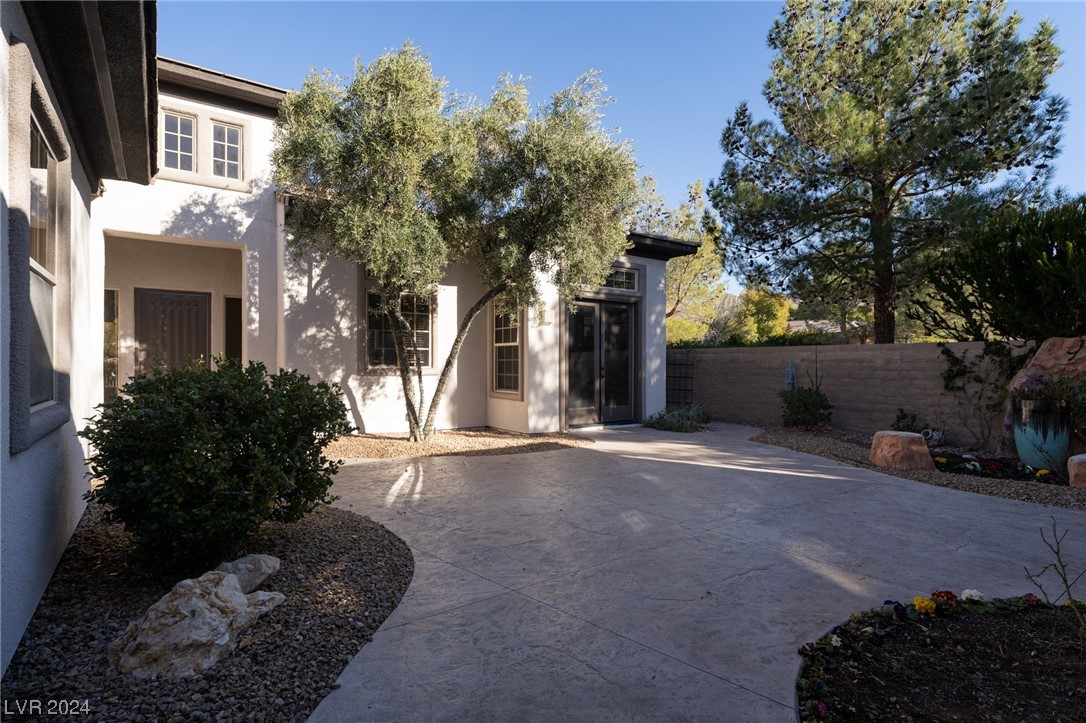 64 Desert Highlands Drive