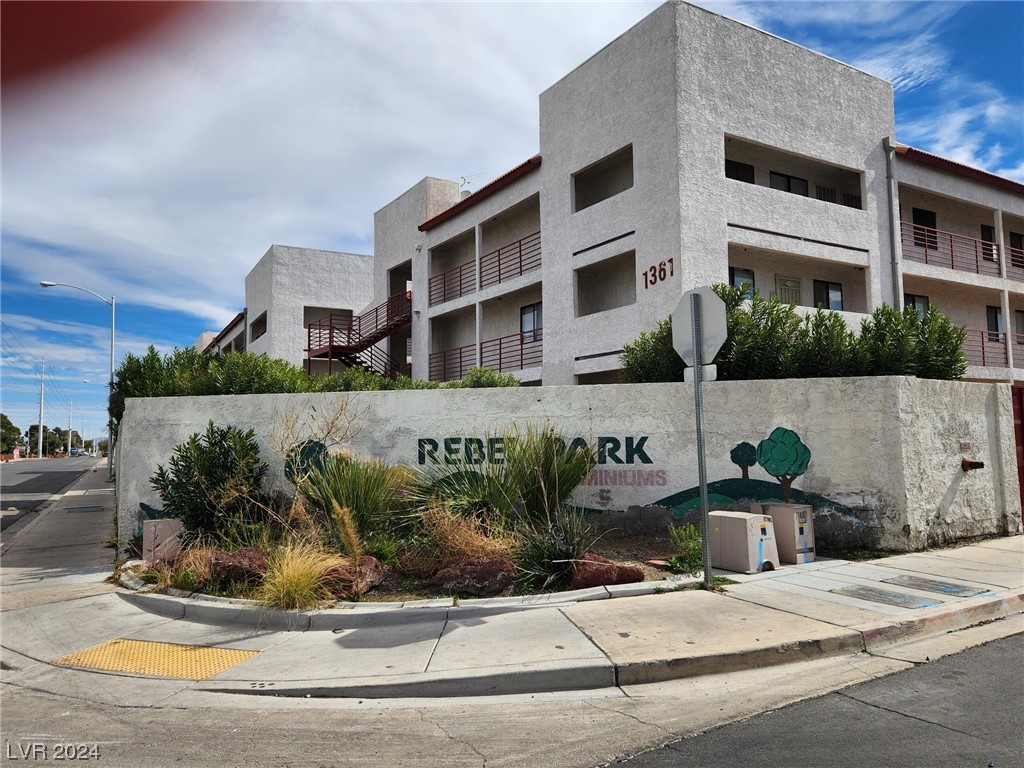 1381 East University Avenue 305