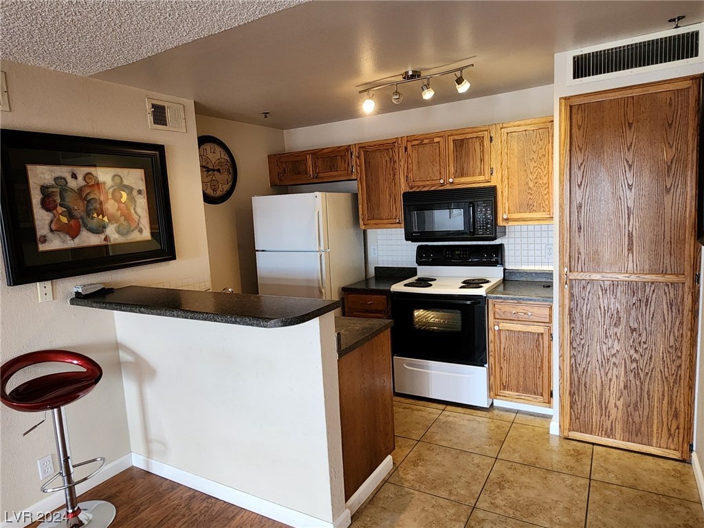 1381 East University Avenue 305