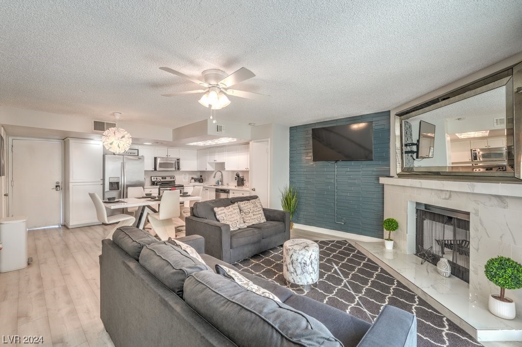 5474 South Maryland Parkway