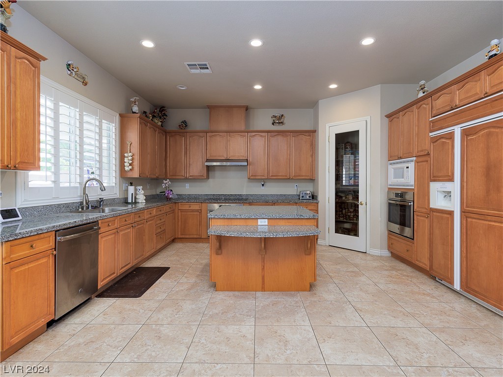 5225 Villa Dante Avenue