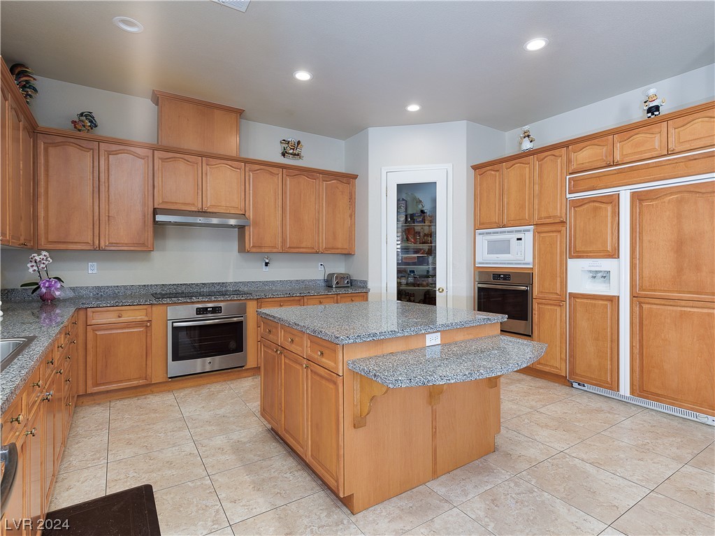5225 Villa Dante Avenue