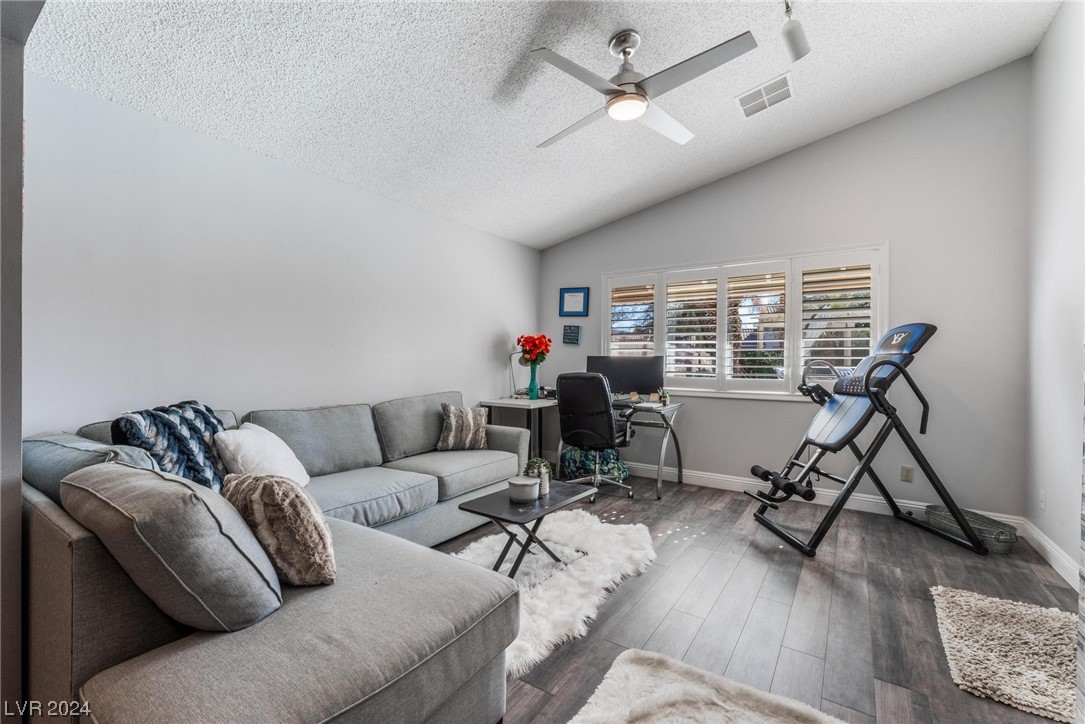 1831 Escondido Terrace
