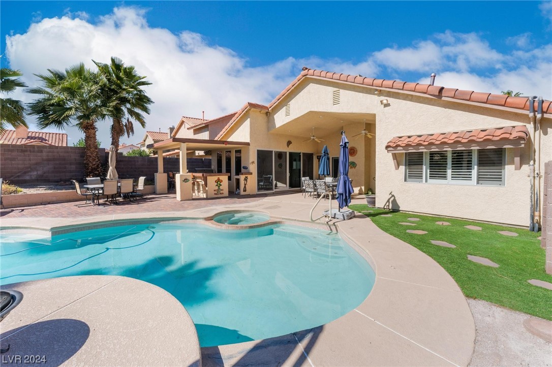 1831 Escondido Terrace