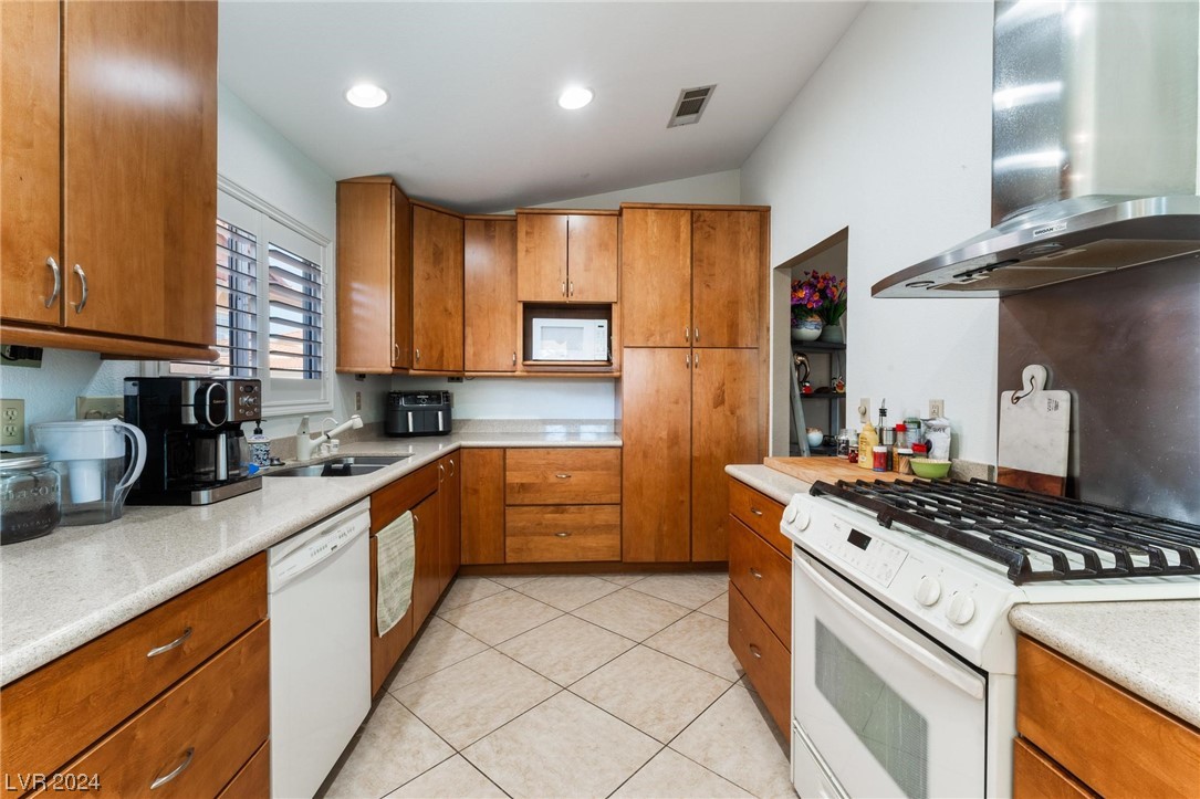 1831 Escondido Terrace