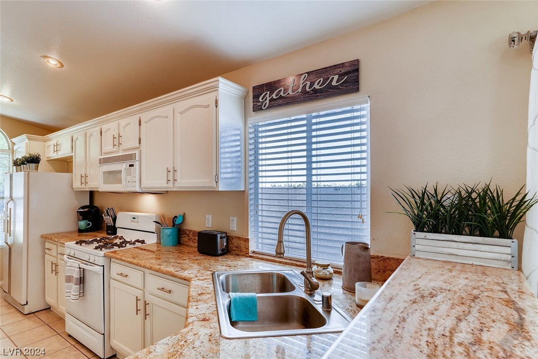 1808 STABLEGATE Avenue