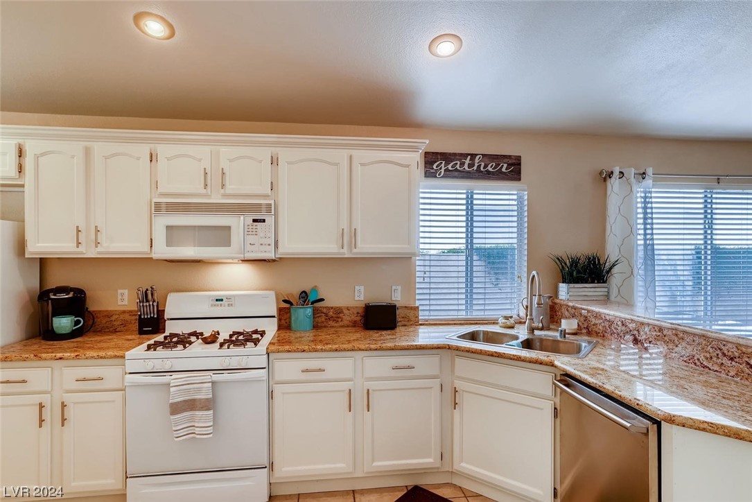 1808 STABLEGATE Avenue