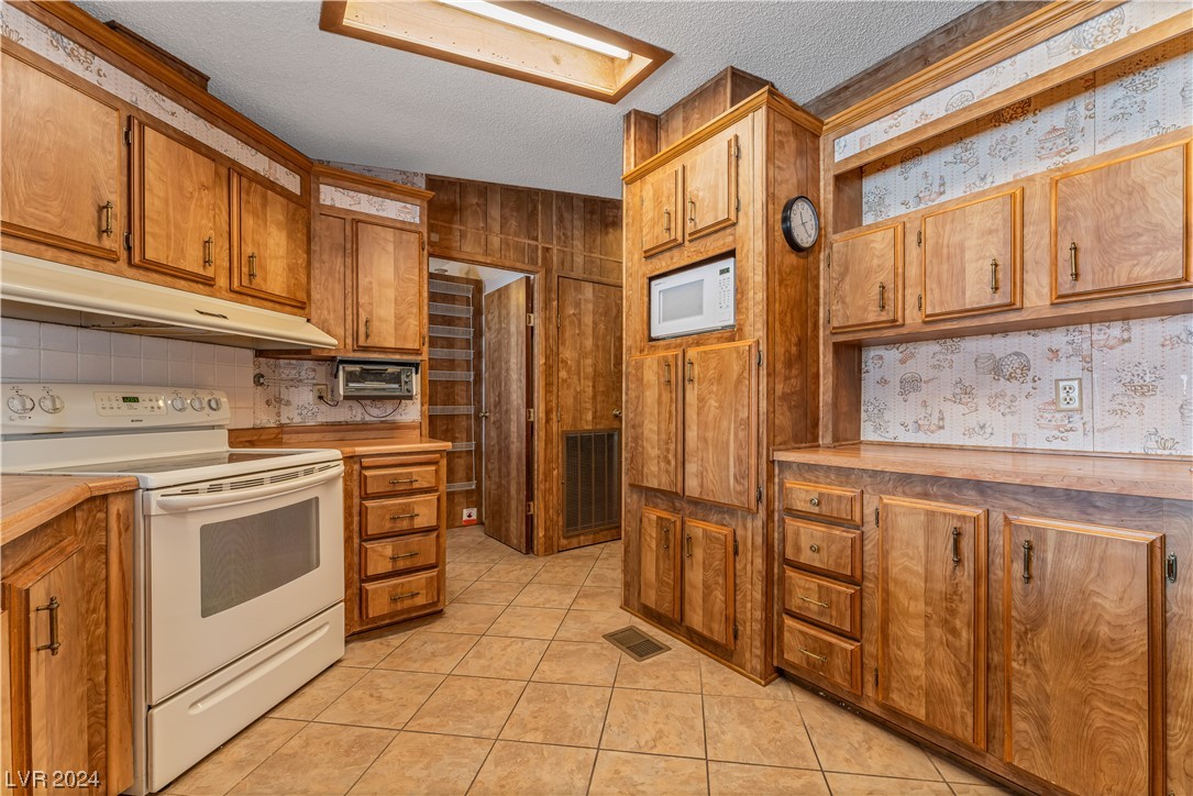 3303 Isle Royale Drive