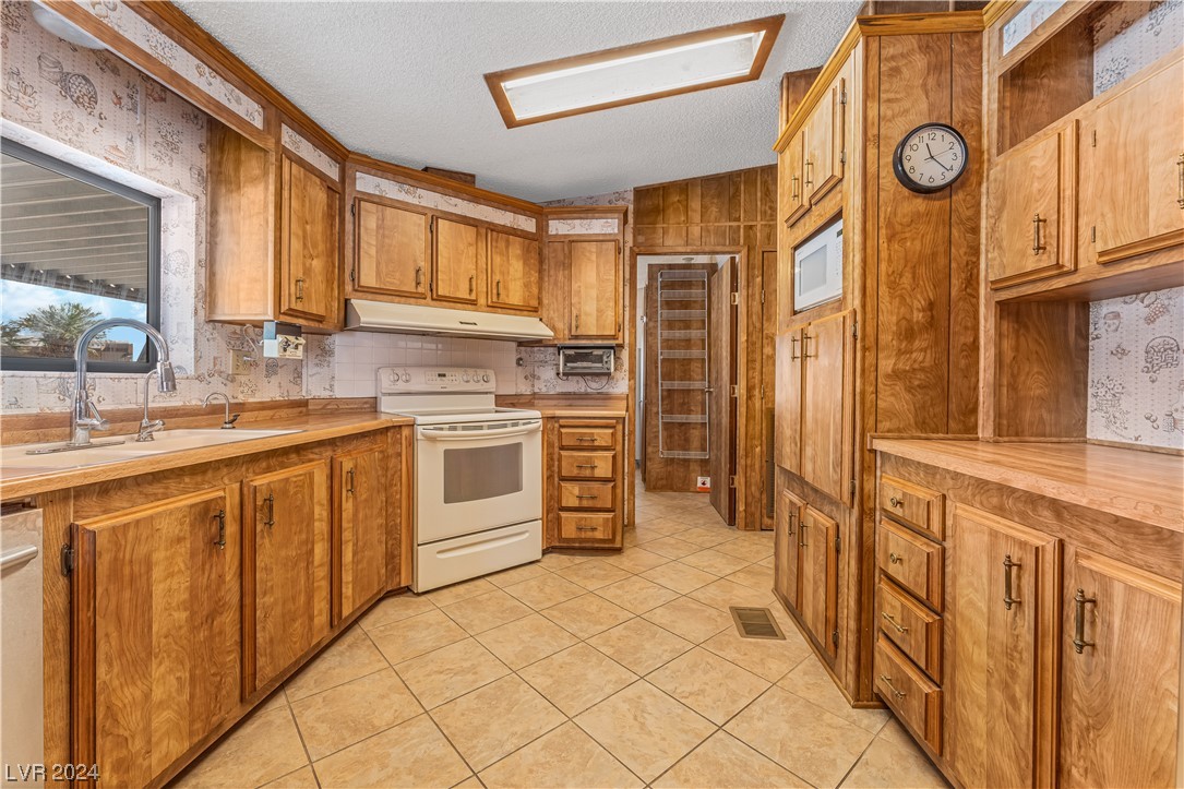 3303 Isle Royale Drive