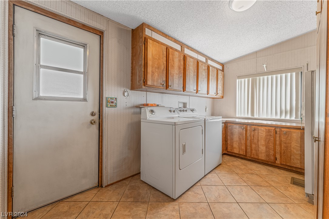 3303 Isle Royale Drive