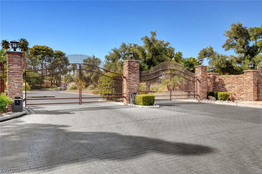 2943 Bel Air Drive
