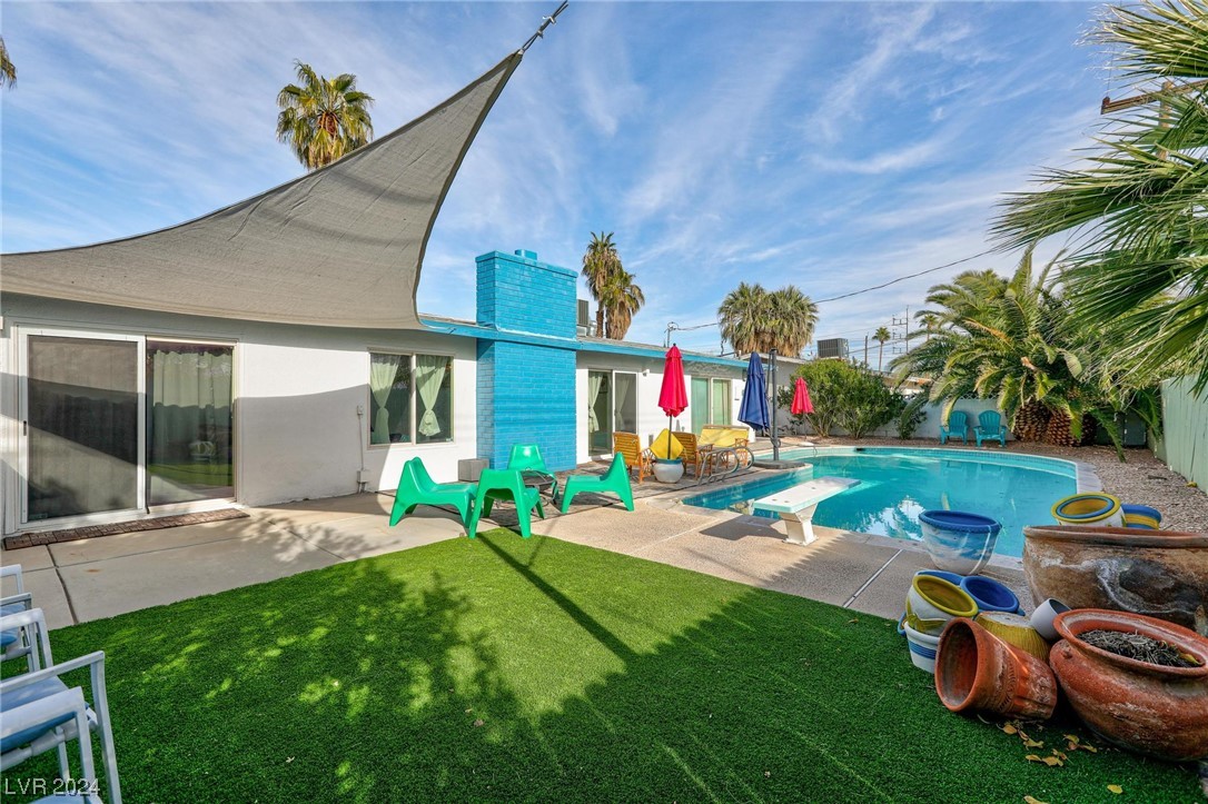 1715 Silver Mesa Way