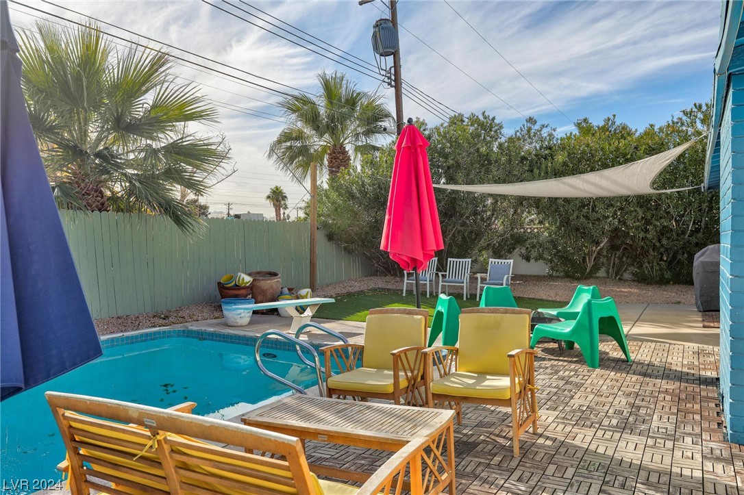 1715 Silver Mesa Way