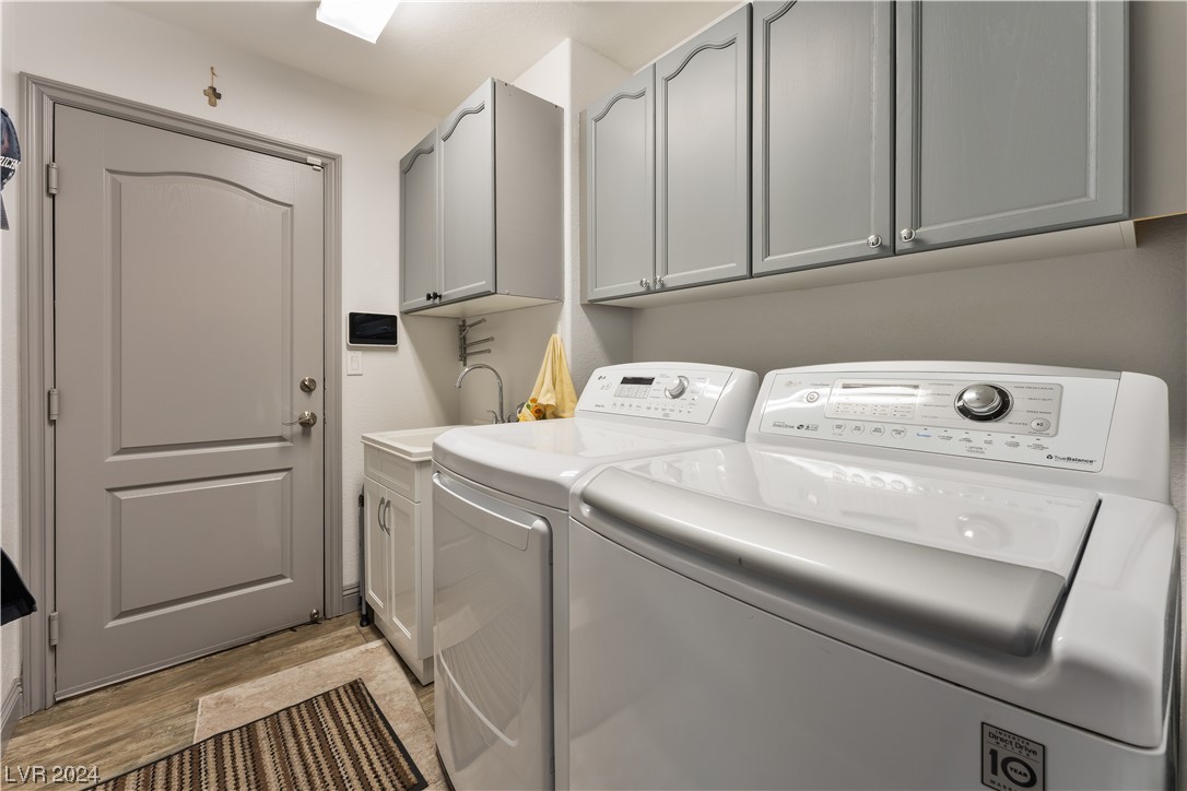 2525 Antique Blossom Avenue