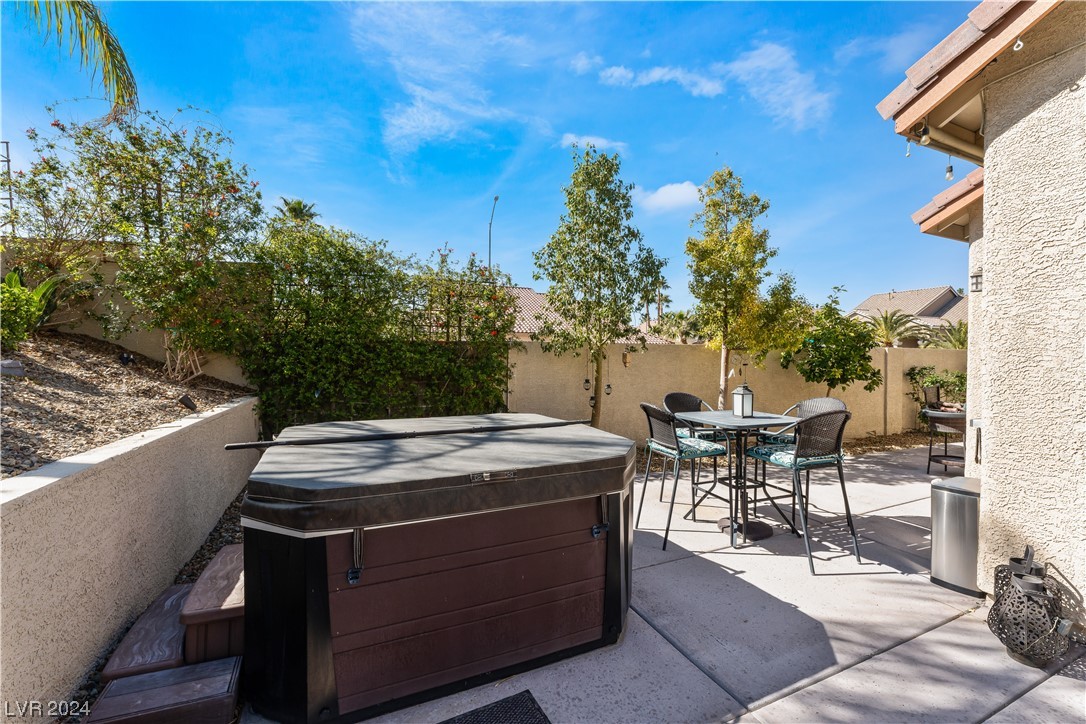 2525 Antique Blossom Avenue