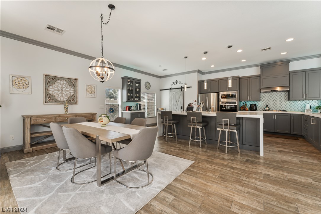 2525 Antique Blossom Avenue