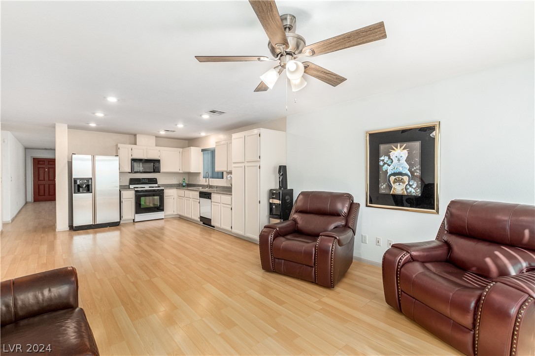 3958 Crystal Trip Court