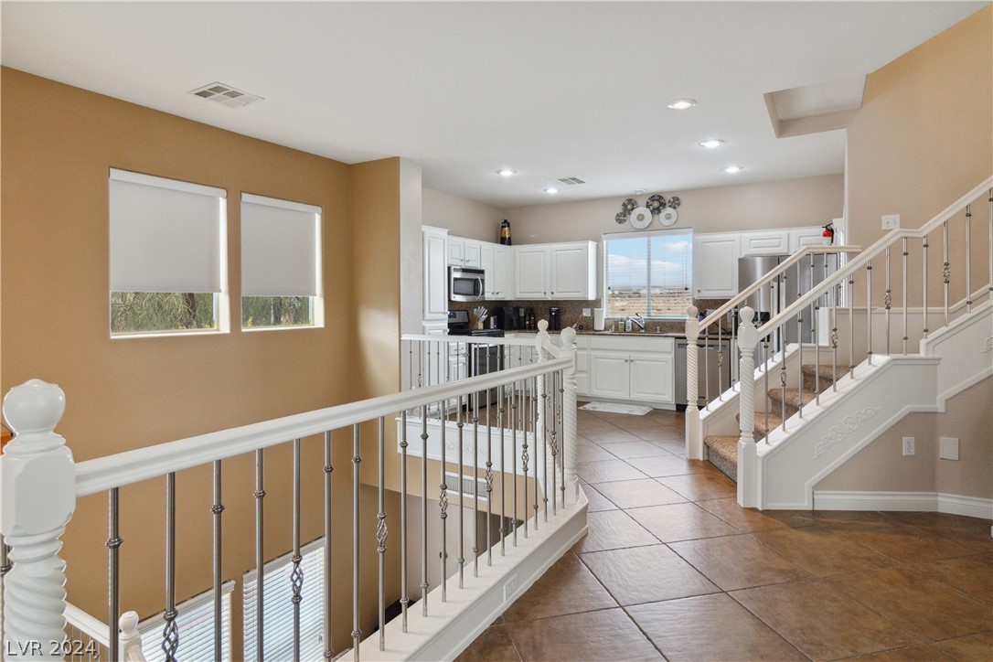 9523 Leaping Lizard Street