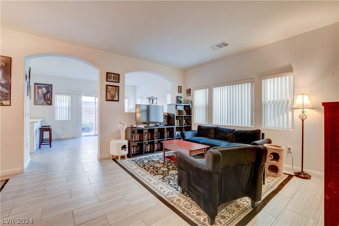 9303 Gilcrease Avenue 1083