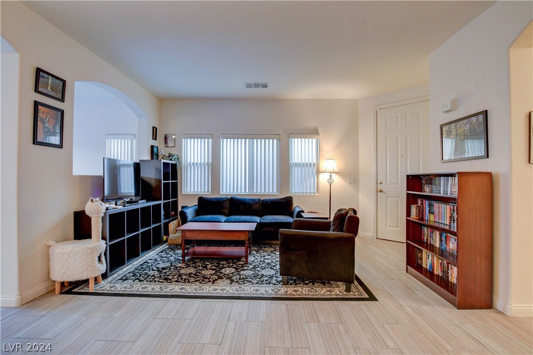 9303 Gilcrease Avenue 1083