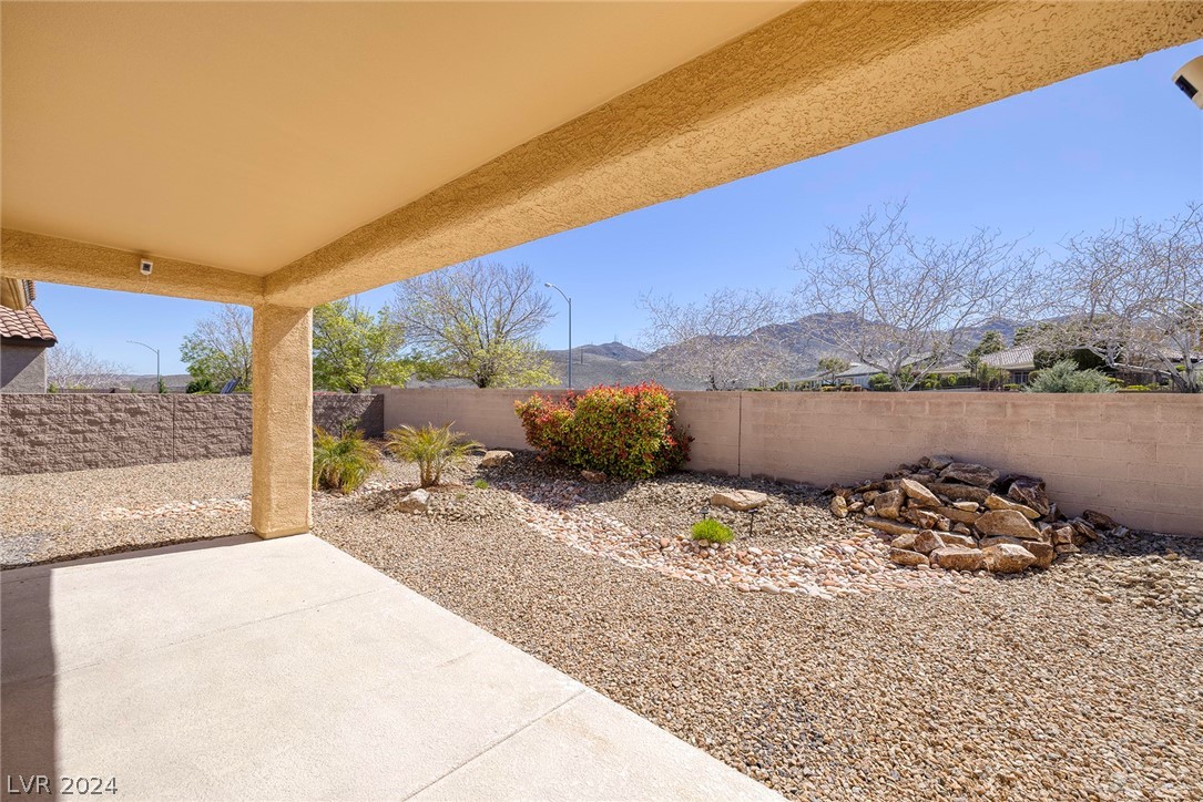 2110 Sandstone Cliffs Drive