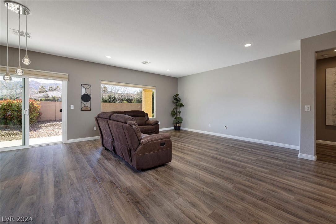 2110 Sandstone Cliffs Drive