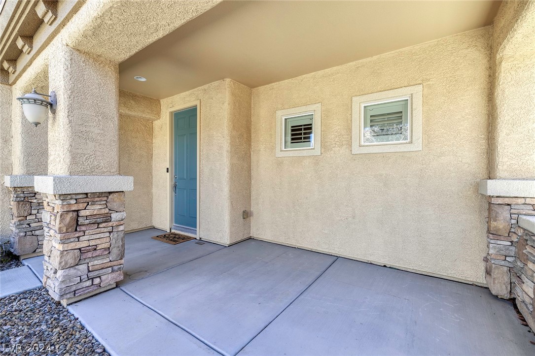 2110 Sandstone Cliffs Drive