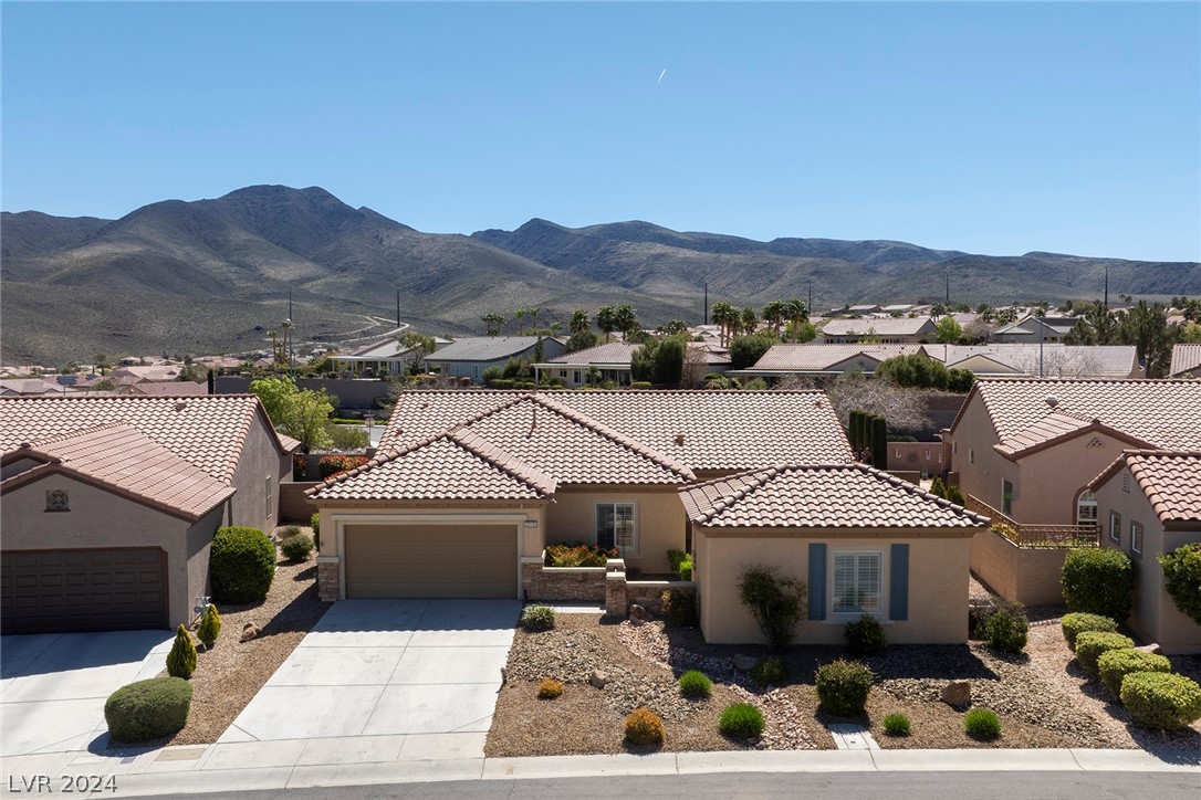 2110 Sandstone Cliffs Drive