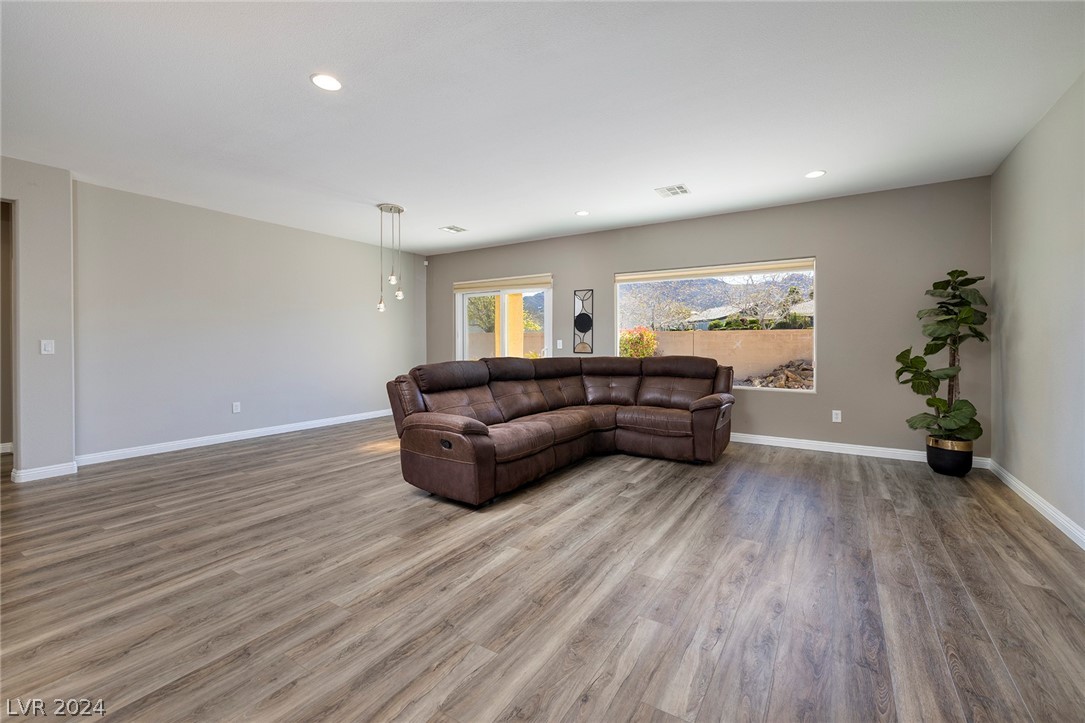 2110 Sandstone Cliffs Drive