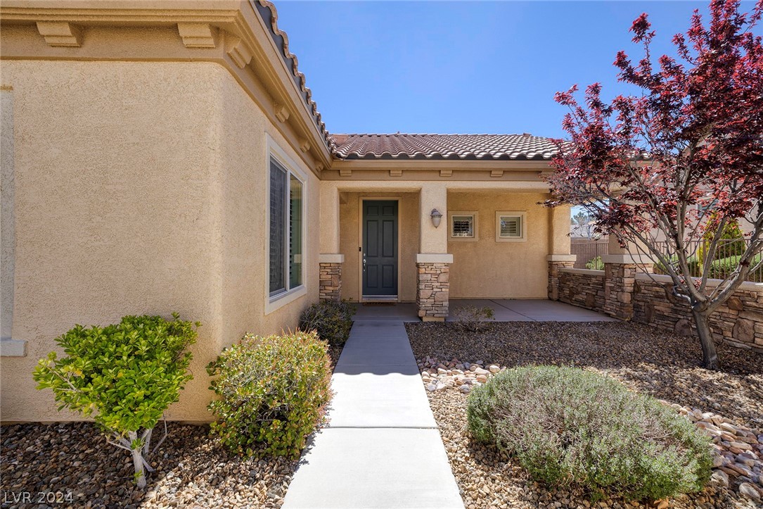 2110 Sandstone Cliffs Drive