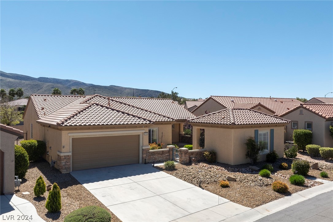 2110 Sandstone Cliffs Drive