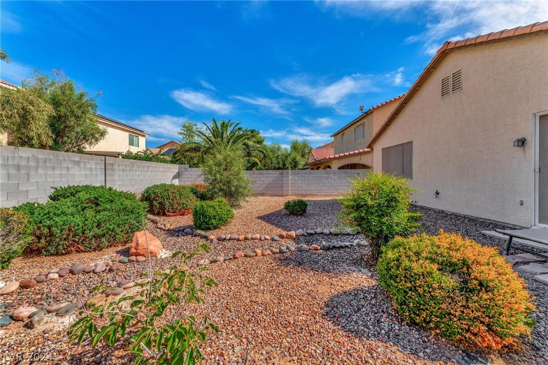 5623 Doe Springs Place