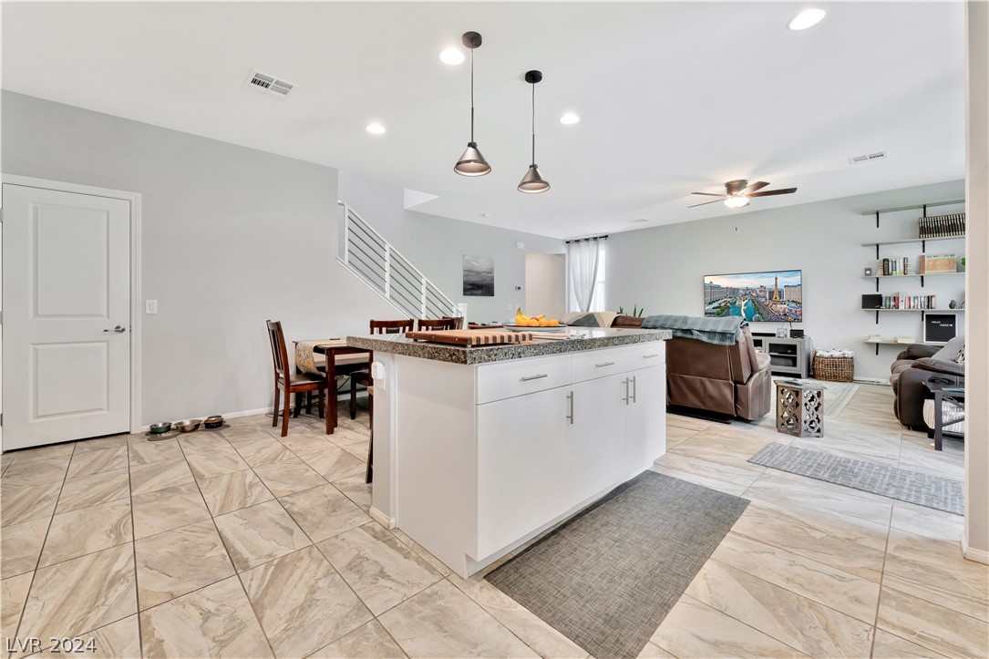 101 Rock Crossing Avenue