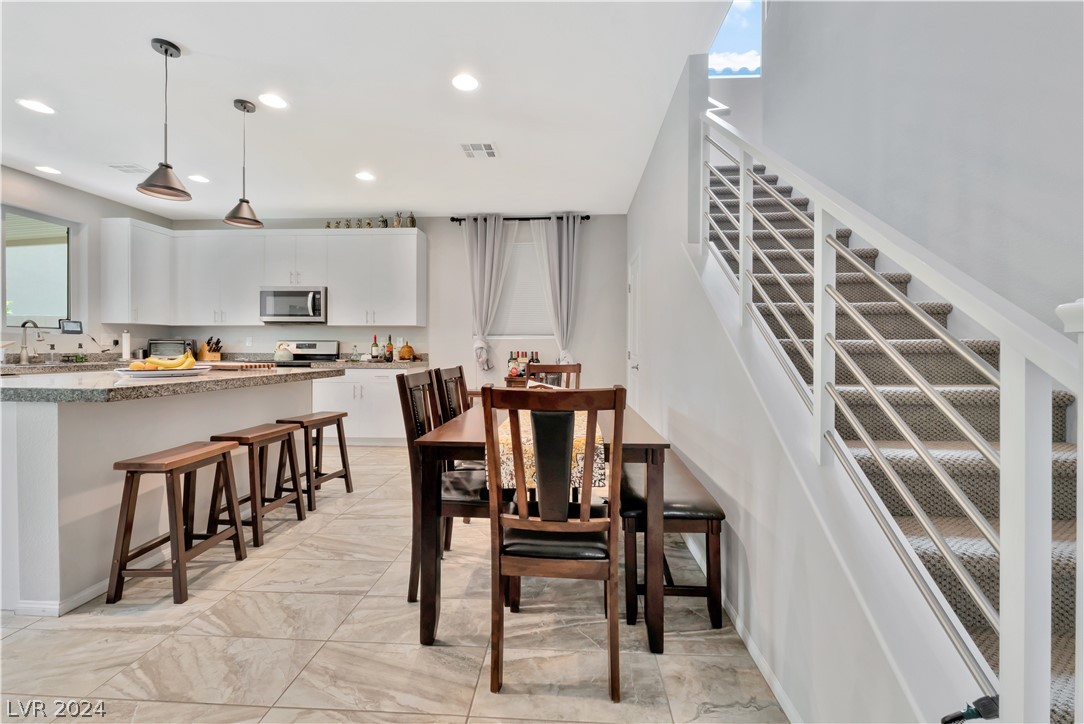 101 Rock Crossing Avenue