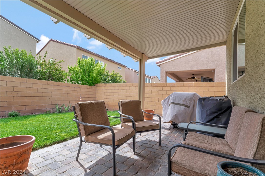 101 Rock Crossing Avenue