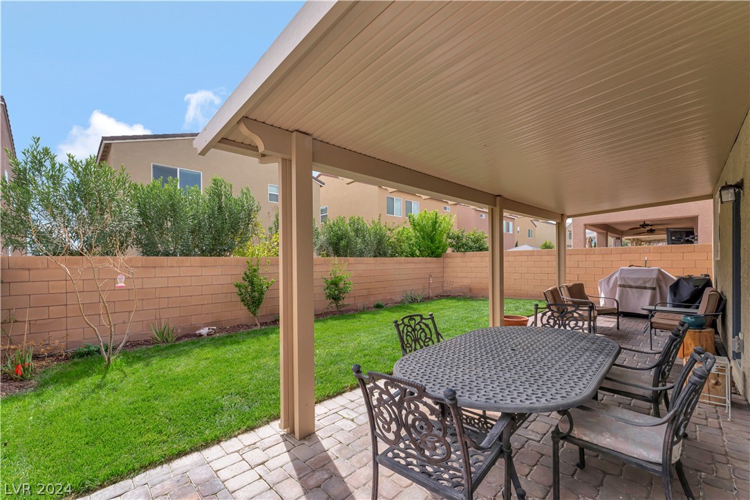 101 Rock Crossing Avenue