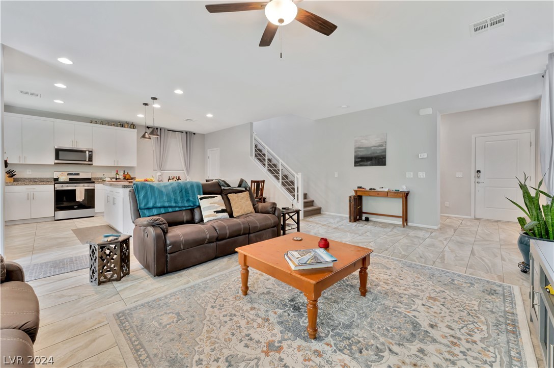 101 Rock Crossing Avenue