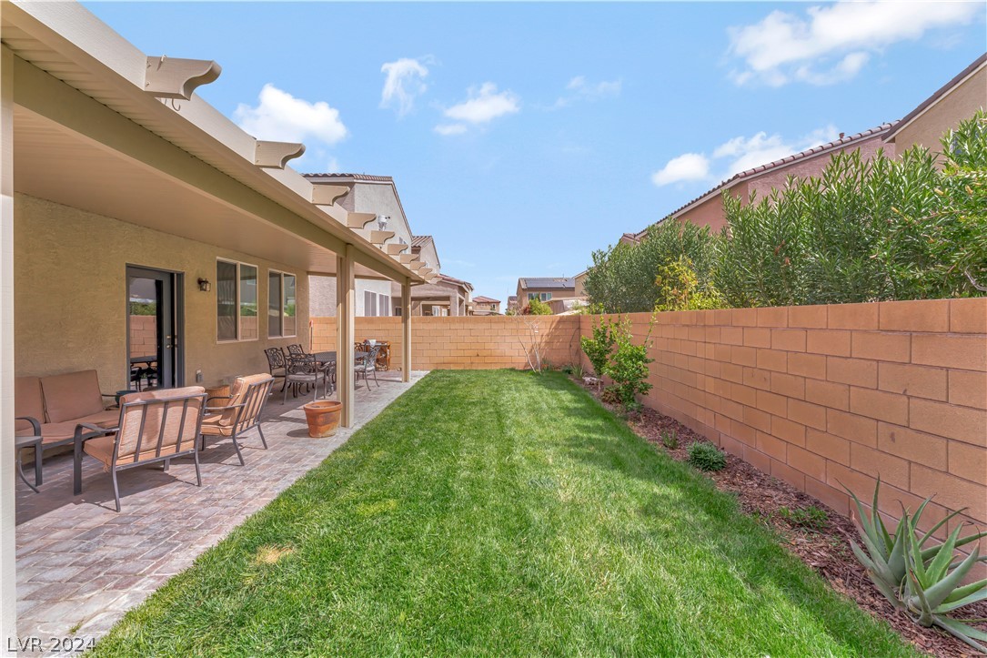 101 Rock Crossing Avenue