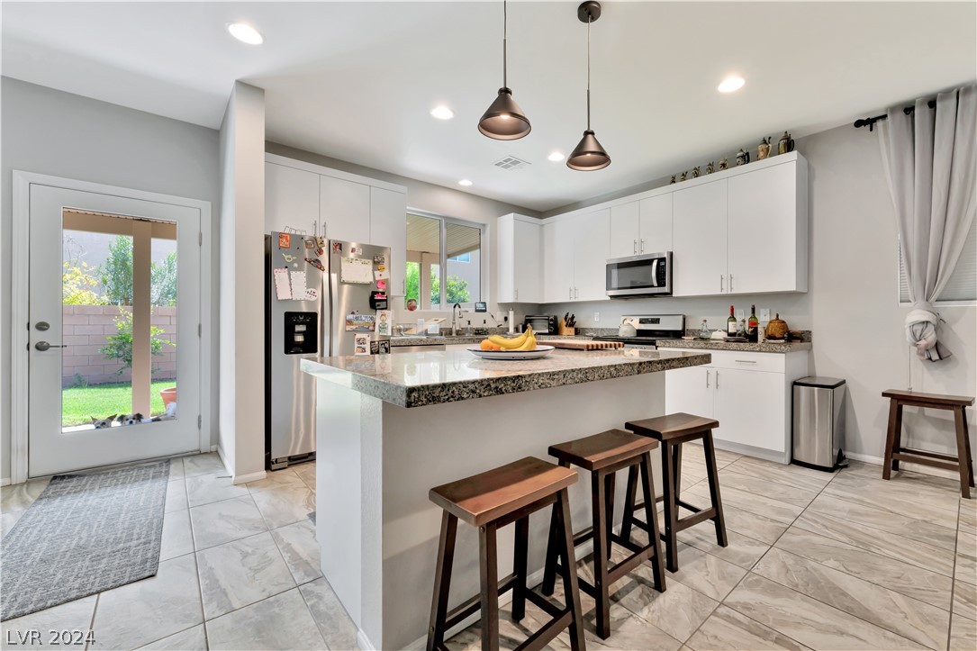 101 Rock Crossing Avenue