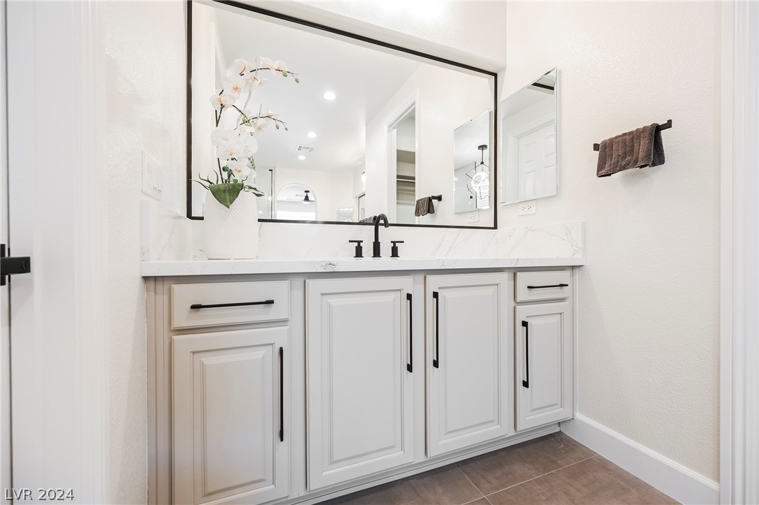 932 White Feather Lane