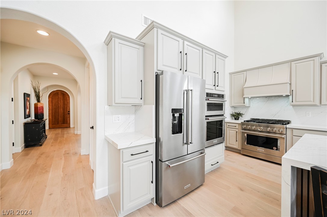 932 White Feather Lane