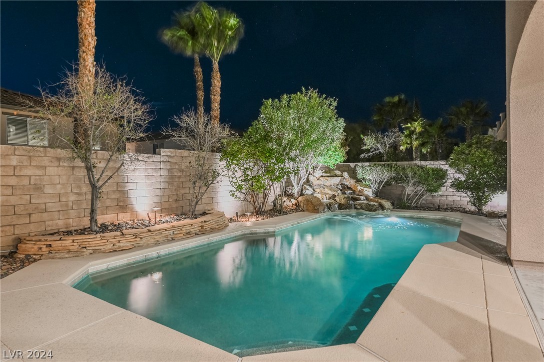 932 White Feather Lane