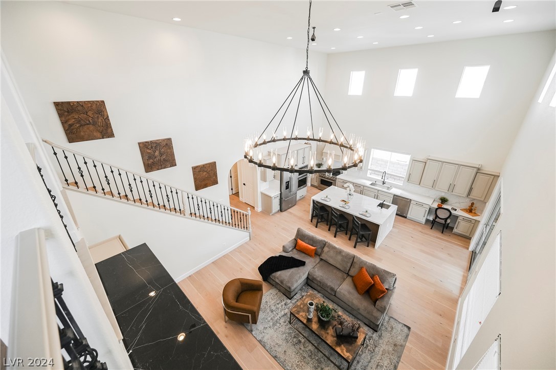 932 White Feather Lane