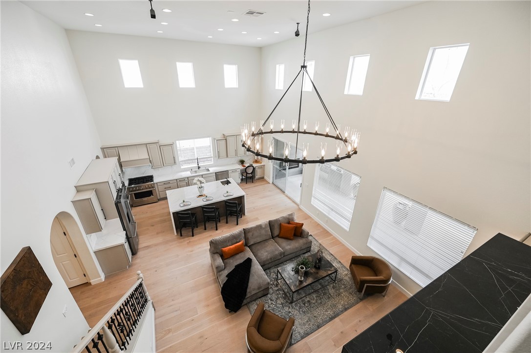 932 White Feather Lane