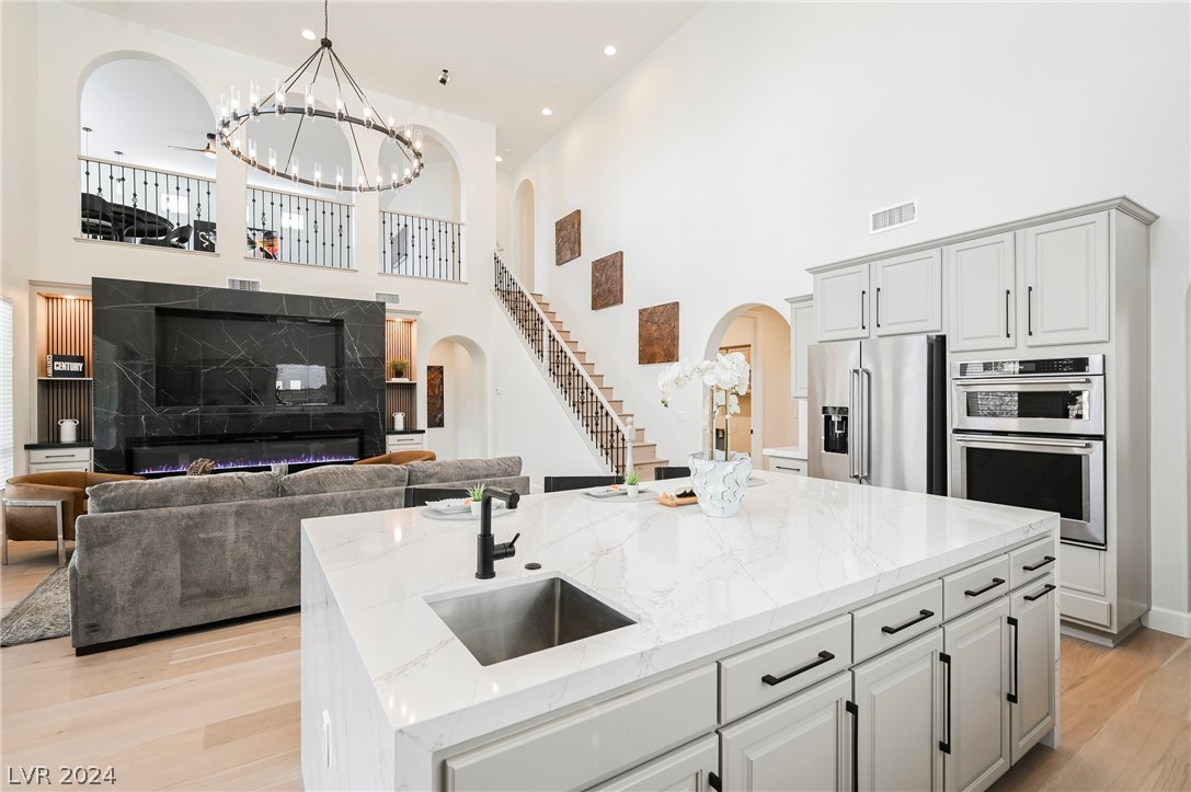 932 White Feather Lane