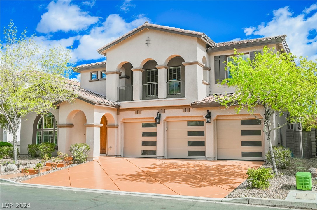 932 White Feather Lane