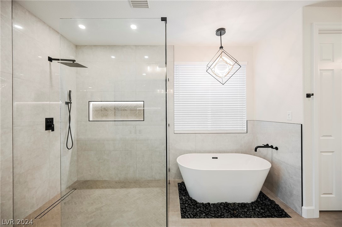 932 White Feather Lane
