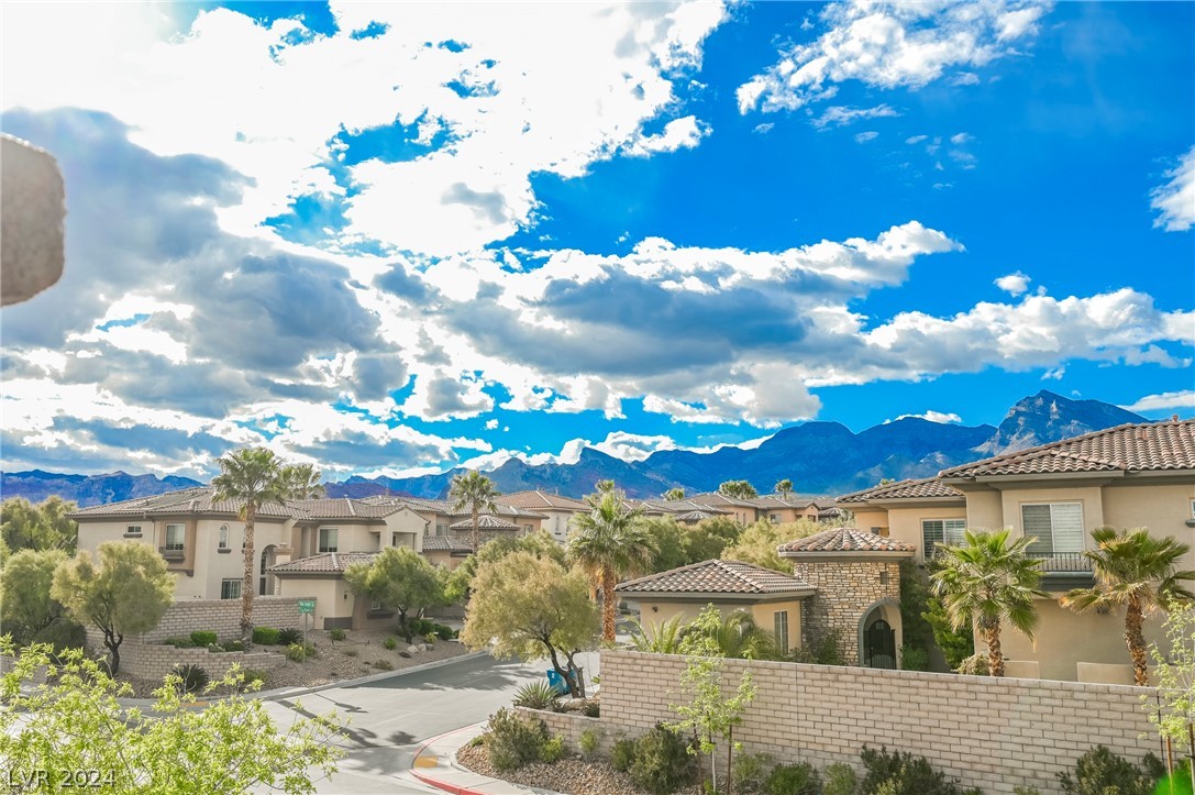 932 White Feather Lane