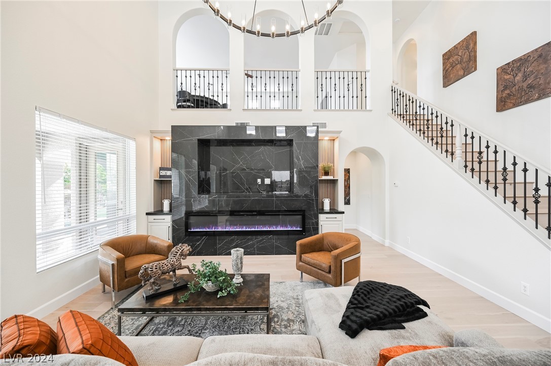 932 White Feather Lane