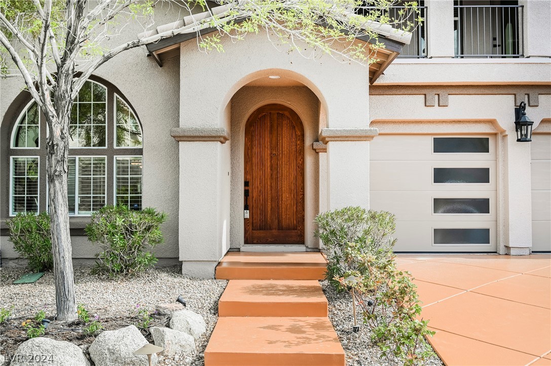 932 White Feather Lane